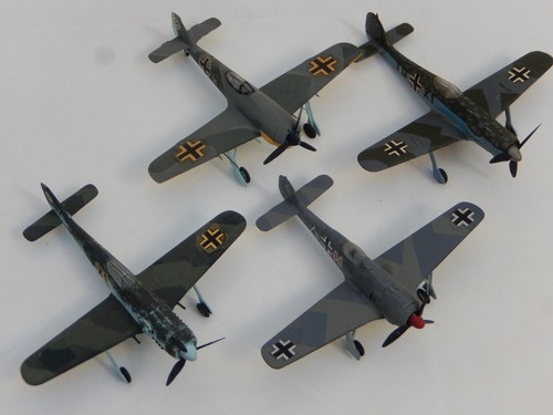 Vintage scale assembled - 1:72,