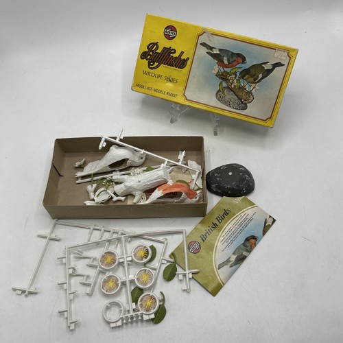 Bullfinches vintage airfix - vintage,
