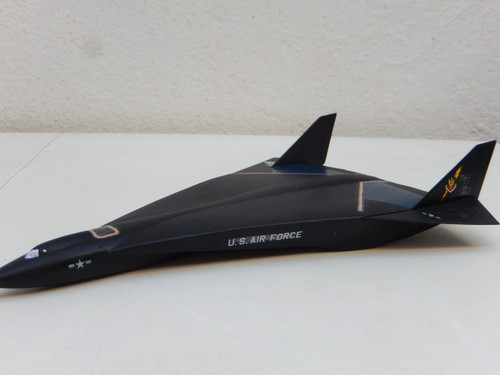 Made model scale - 1:72,