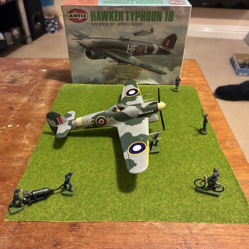 Airfix scale hawker - 1/72,